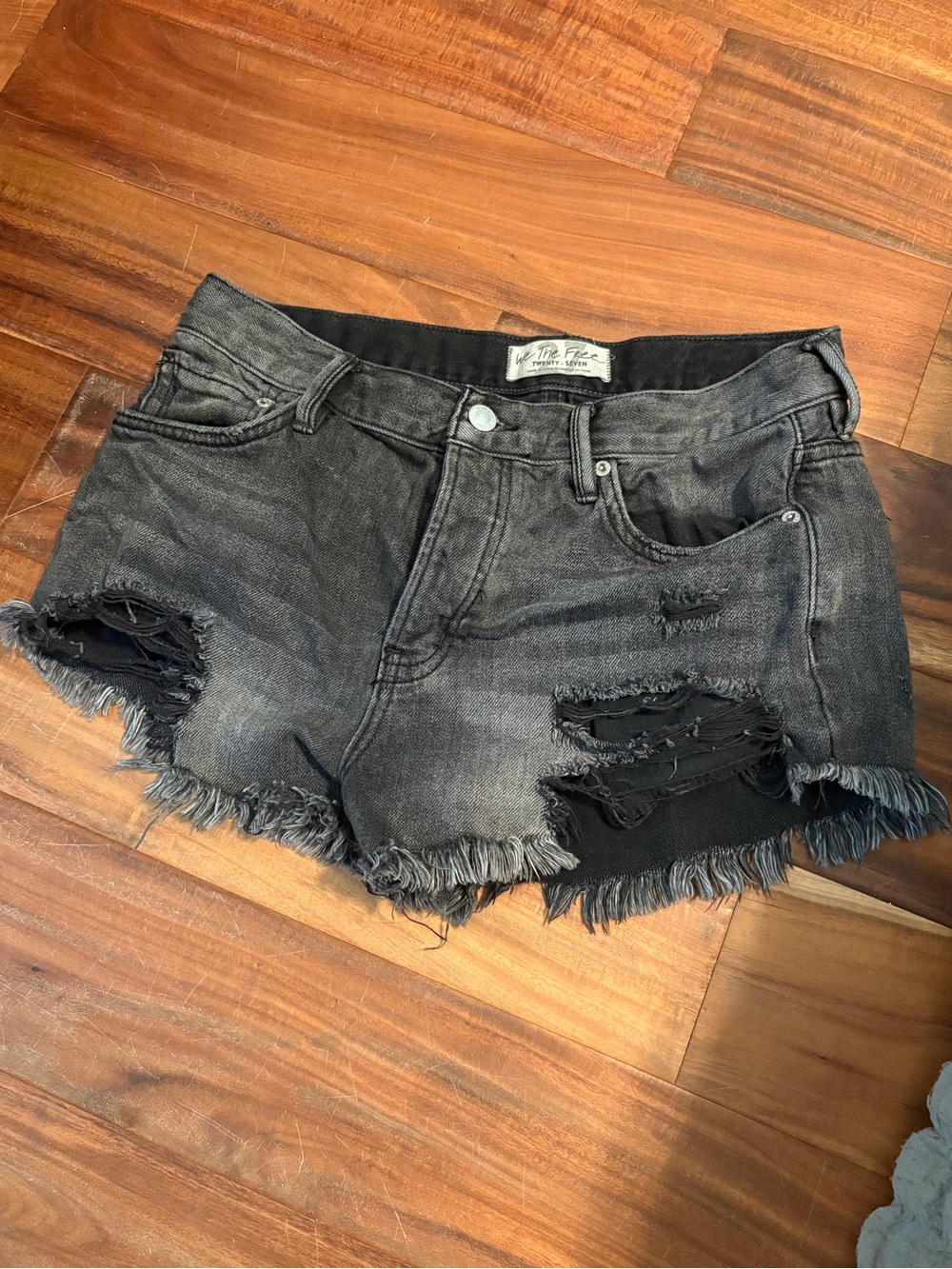 We The Free Twenty-Seven Black Distressed‎ Cutoff Denim Shorts Frayed Hem (0607)